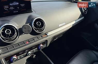 Седан Audi A3 2015 в Львові