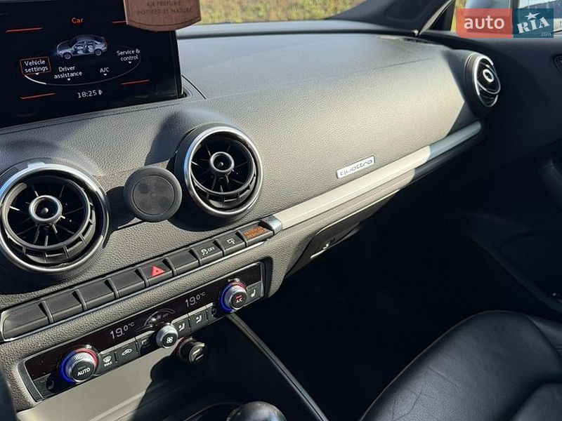 Седан Audi A3 2015 в Львові