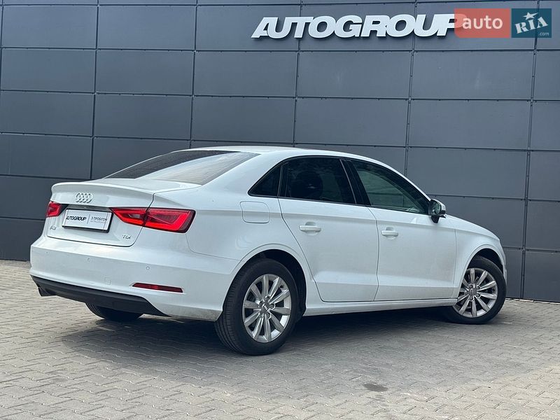 Седан Audi A3 2015 в Одессе