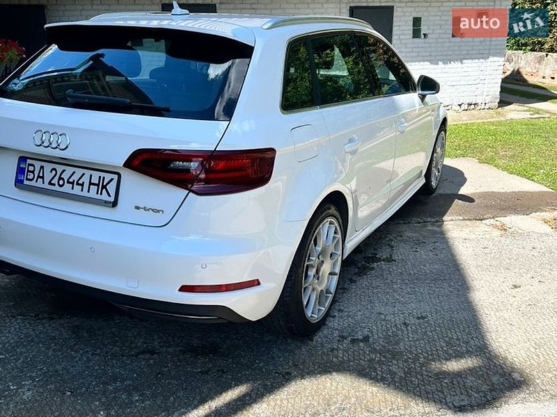 Хетчбек Audi A3 2016 в Умані