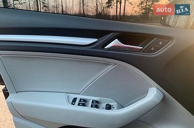 Седан Audi A3 2015 в Звягелі