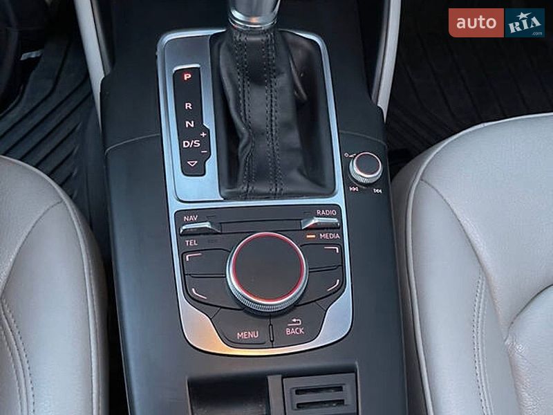 Седан Audi A3 2015 в Звягелі