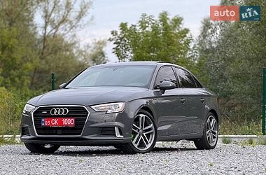 Седан Audi A3 2018 в Дрогобичі