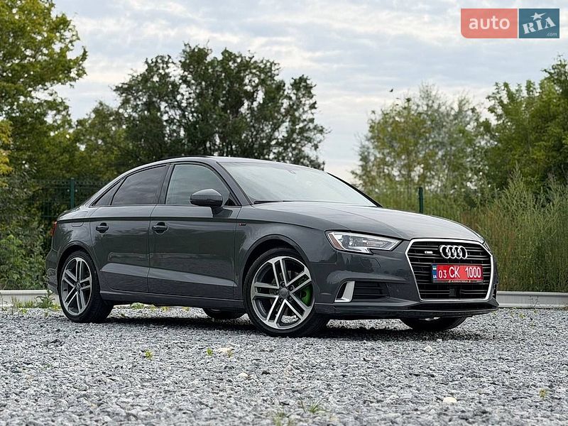 Седан Audi A3 2018 в Дрогобичі