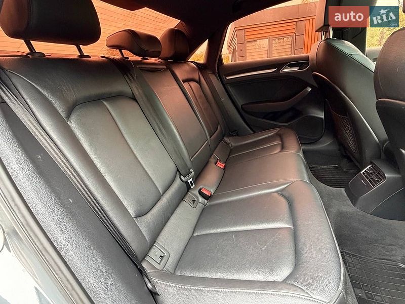 Седан Audi A3 2018 в Дрогобичі
