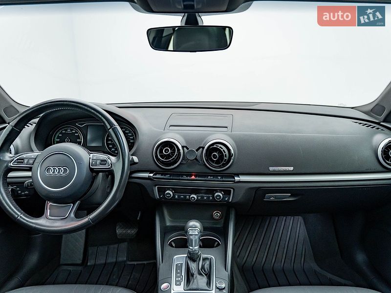 Хетчбек Audi A3 2016 в Києві