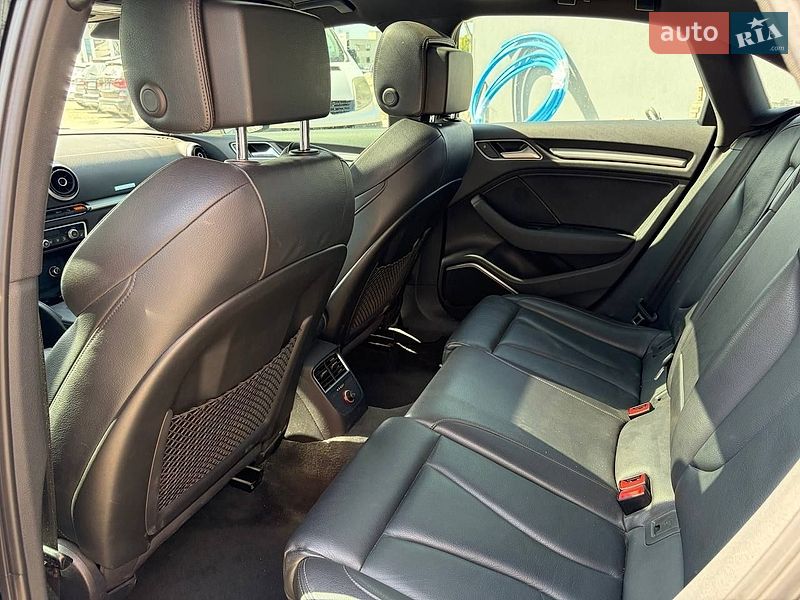 Седан Audi A3 2016 в Львове