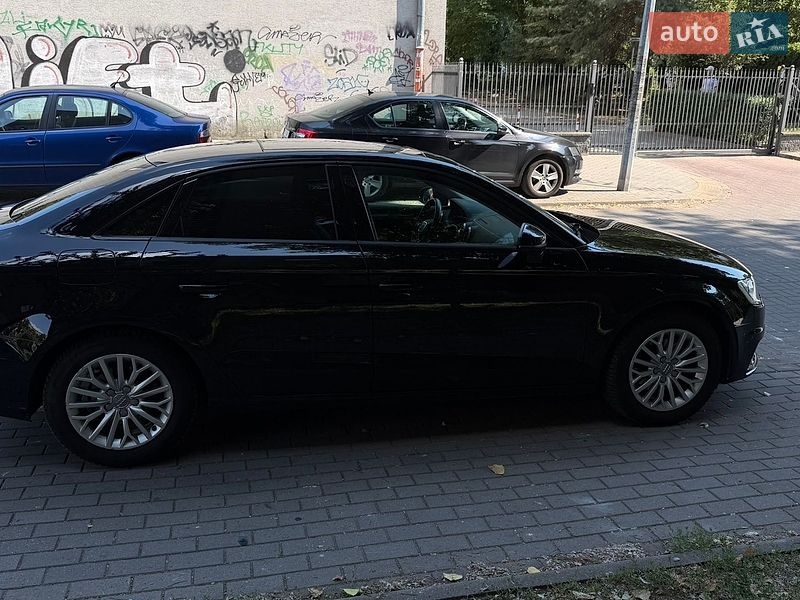 Седан Audi A3 2016 в Житомире