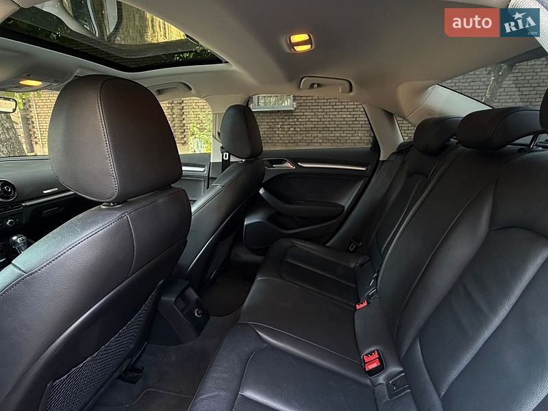 Седан Audi A3 2016 в Житомире
