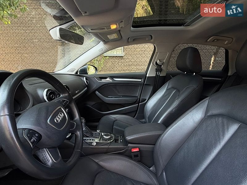 Седан Audi A3 2016 в Житомире