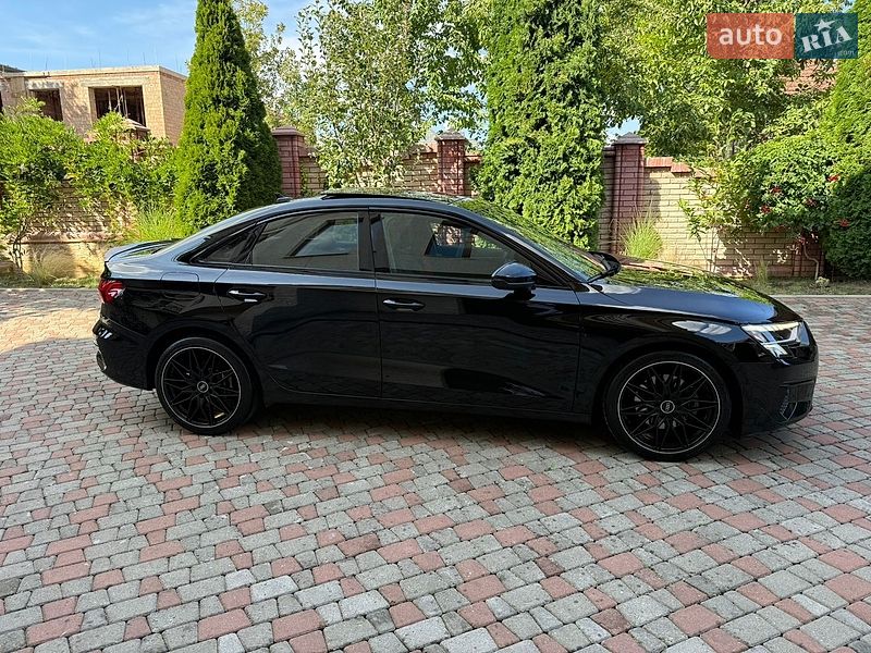 Седан Audi A3 2023 в Черновцах