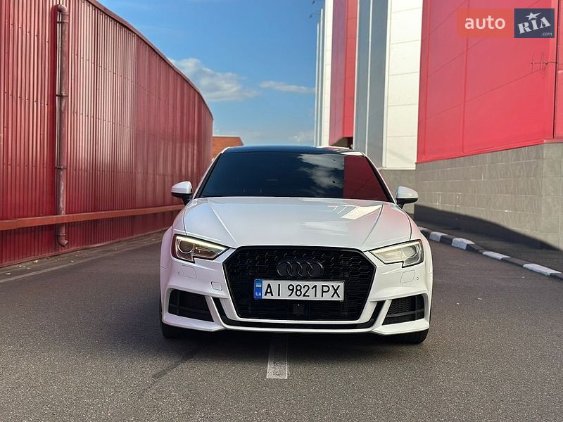 Седан Audi A3 2017 в Киеве