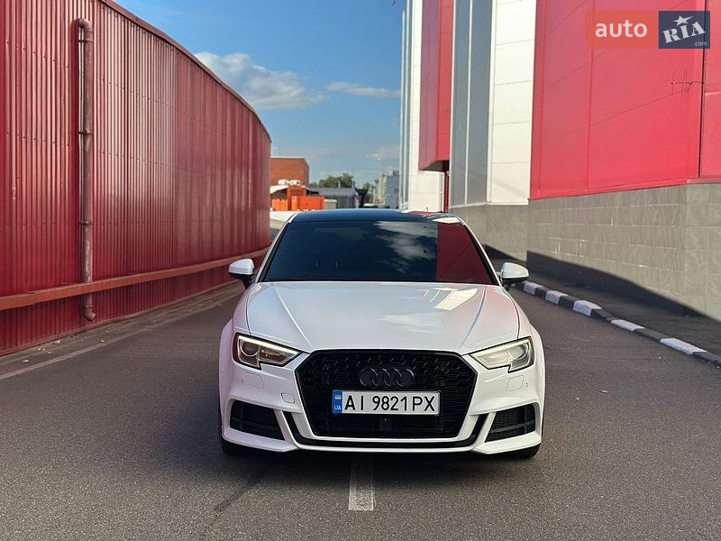 Седан Audi A3 2017 в Киеве