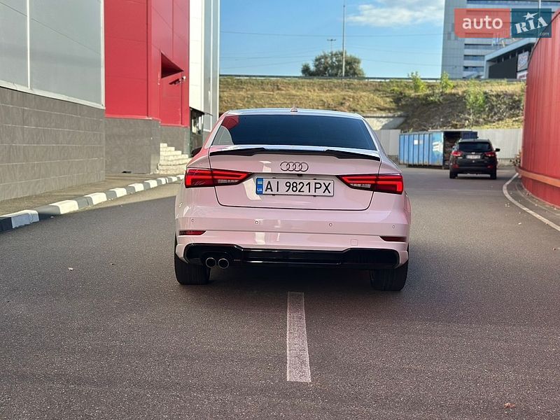 Седан Audi A3 2017 в Киеве