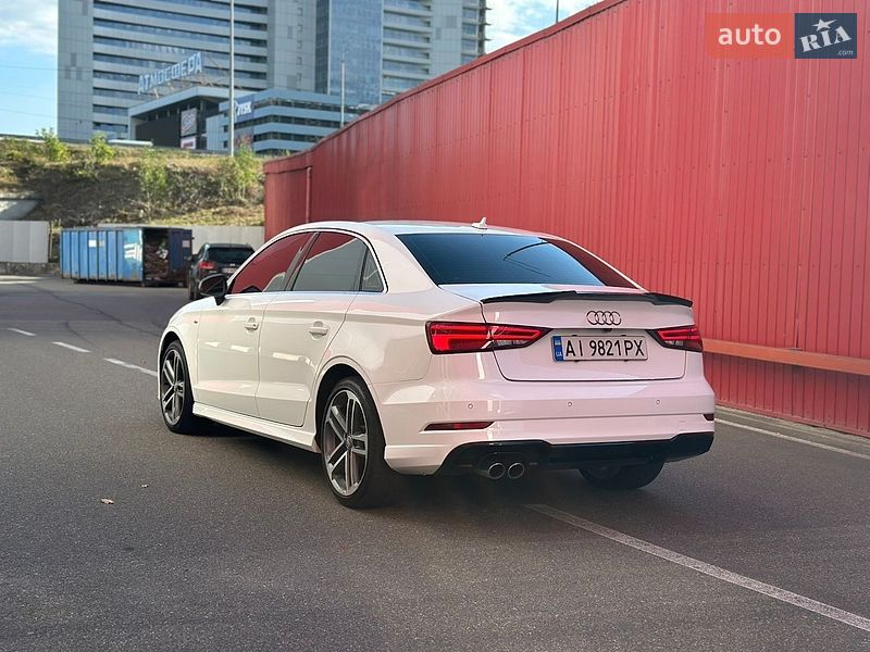 Седан Audi A3 2017 в Киеве
