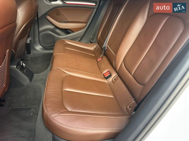 Седан Audi A3 2017 в Киеве