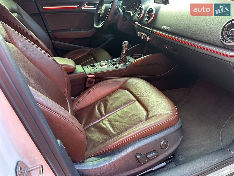 Седан Audi A3 2017 в Киеве
