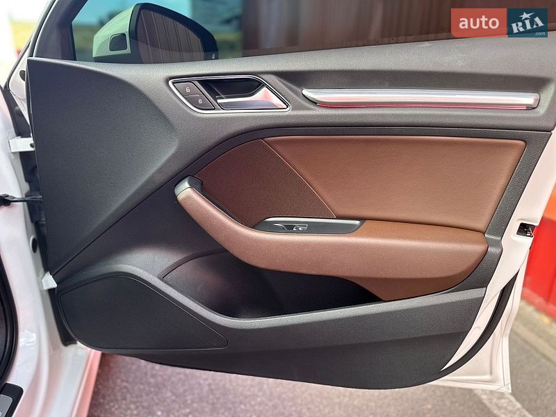 Седан Audi A3 2017 в Киеве
