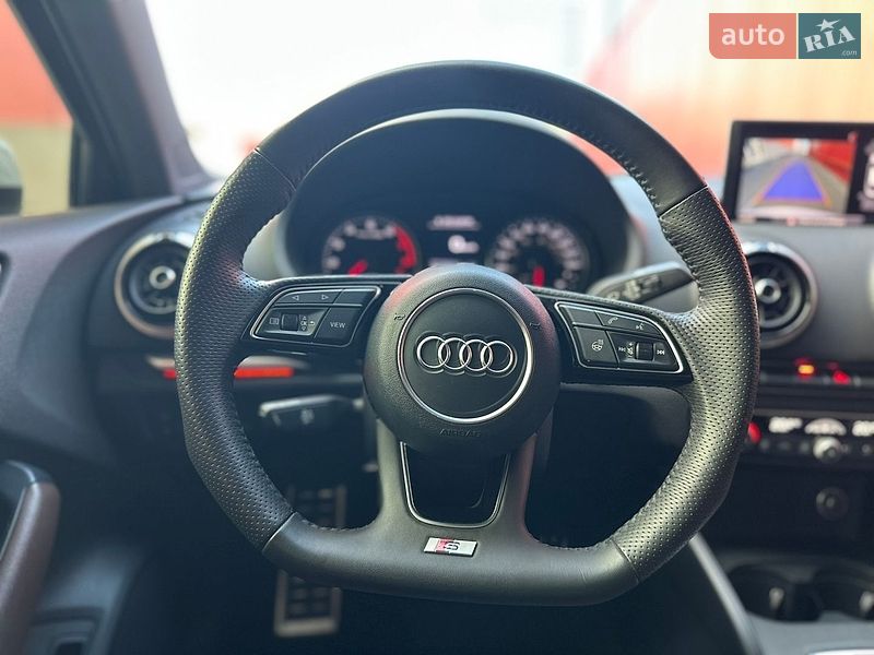 Седан Audi A3 2017 в Киеве