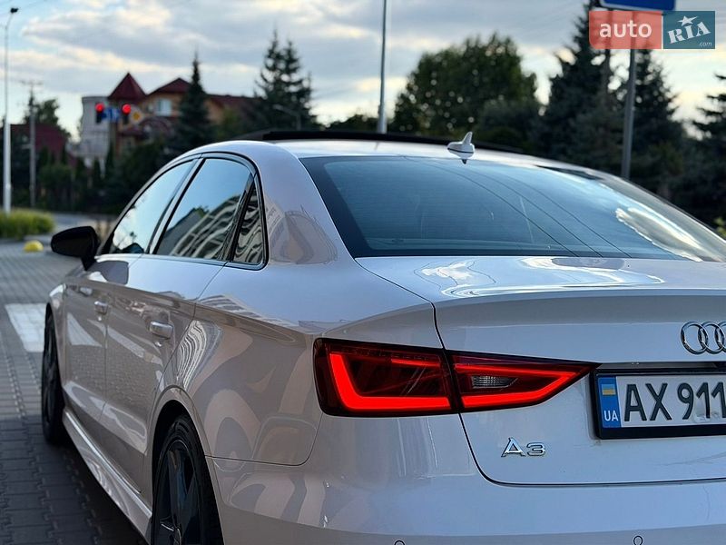 Седан Audi A3 2015 в Киеве