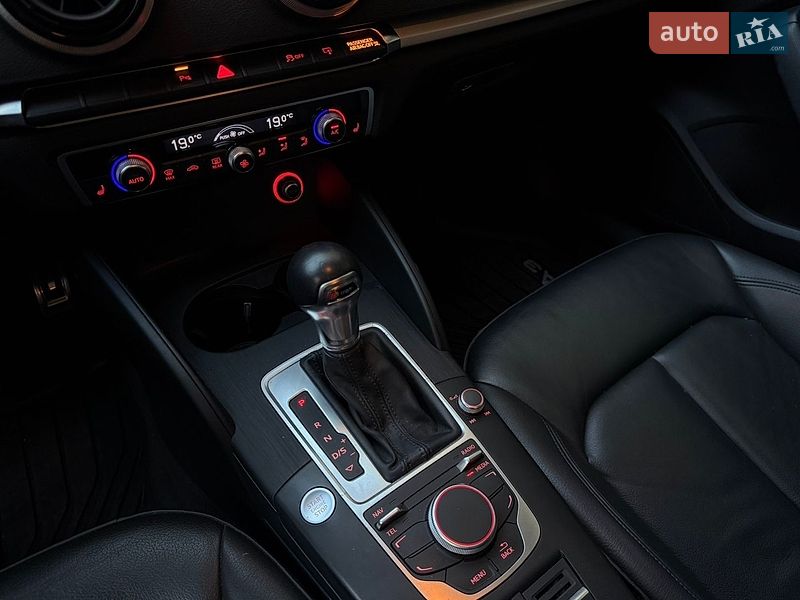 Седан Audi A3 2015 в Киеве