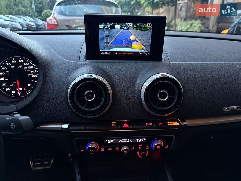 Седан Audi A3 2015 в Киеве