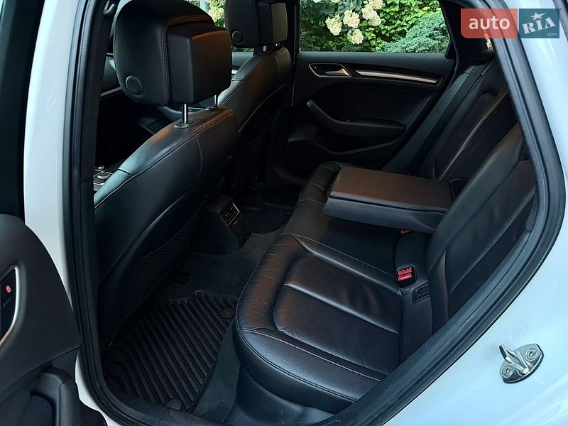 Седан Audi A3 2015 в Киеве