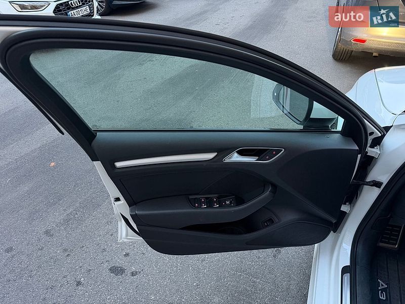 Седан Audi A3 2015 в Киеве