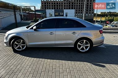 Седан Audi A3 2015 в Рівному