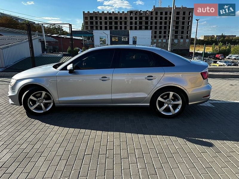 Седан Audi A3 2015 в Рівному