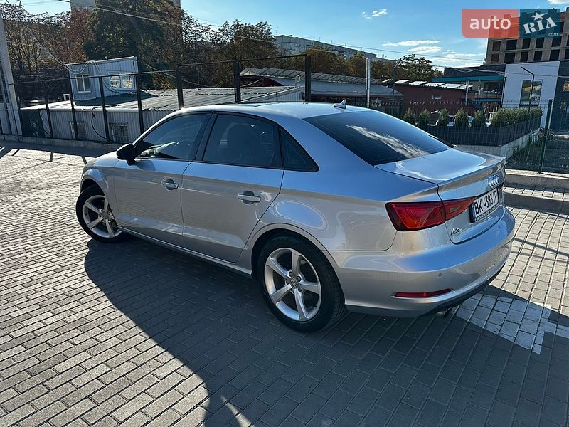 Седан Audi A3 2015 в Рівному