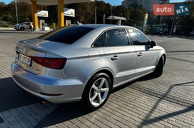 Седан Audi A3 2015 в Рівному