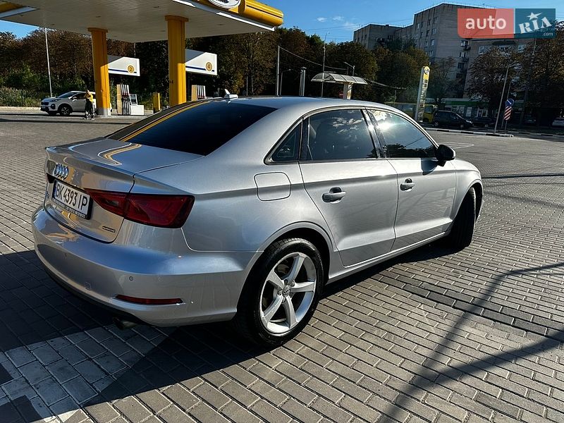 Седан Audi A3 2015 в Рівному