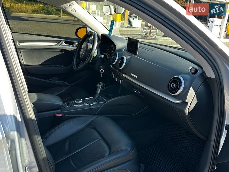 Седан Audi A3 2015 в Рівному