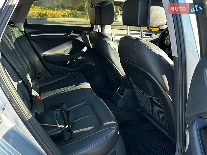 Седан Audi A3 2015 в Рівному