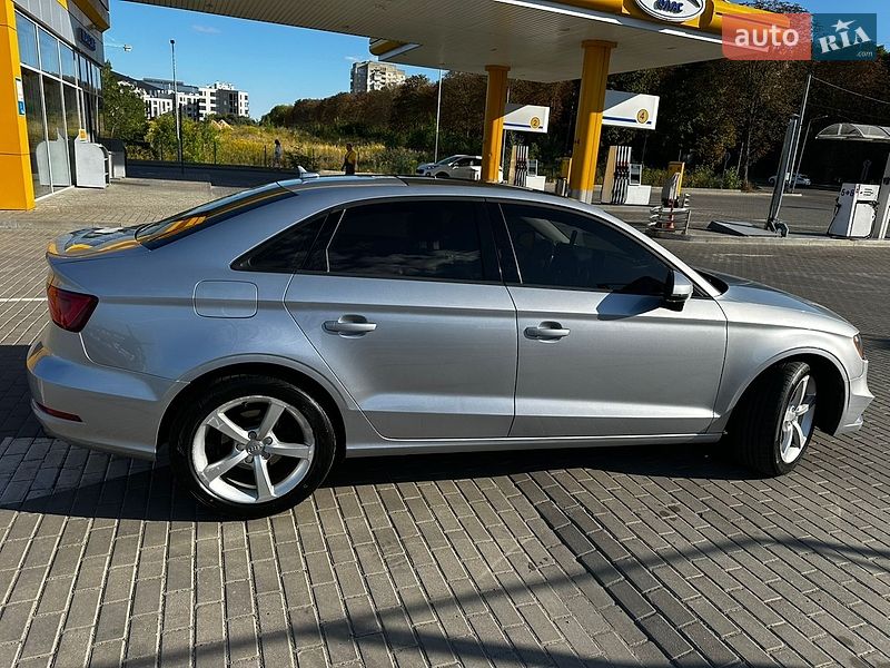 Седан Audi A3 2015 в Рівному