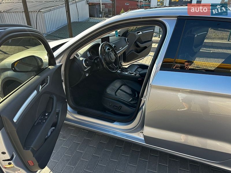 Седан Audi A3 2015 в Рівному