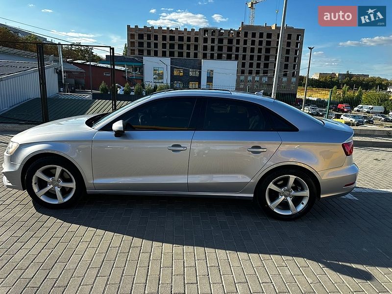 Седан Audi A3 2015 в Рівному