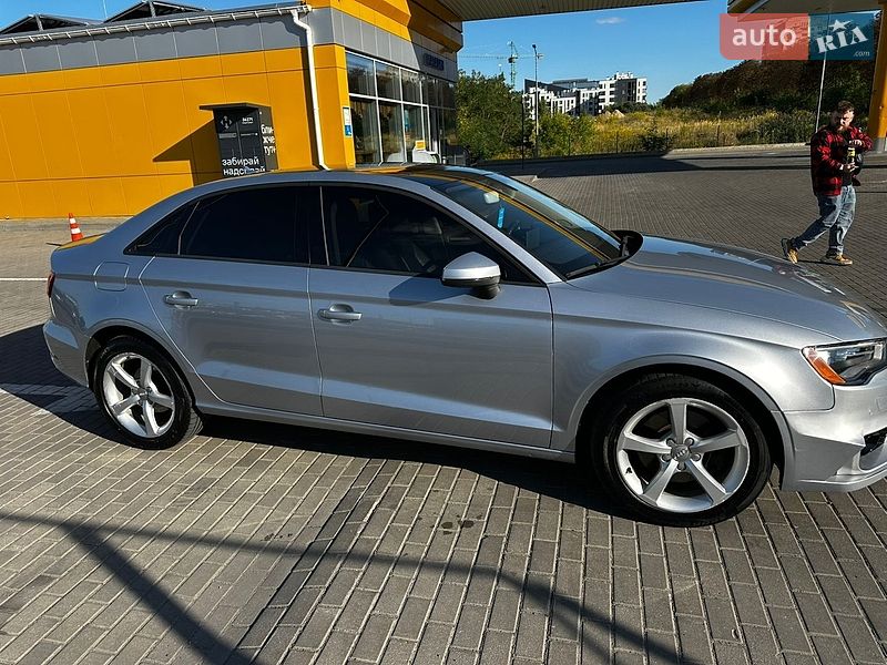Седан Audi A3 2015 в Рівному