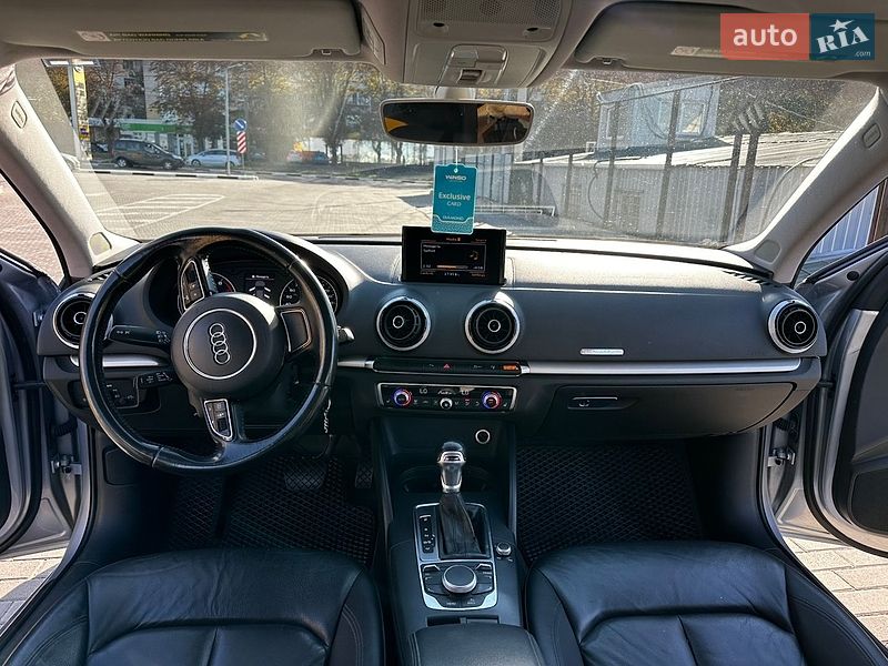 Седан Audi A3 2015 в Рівному