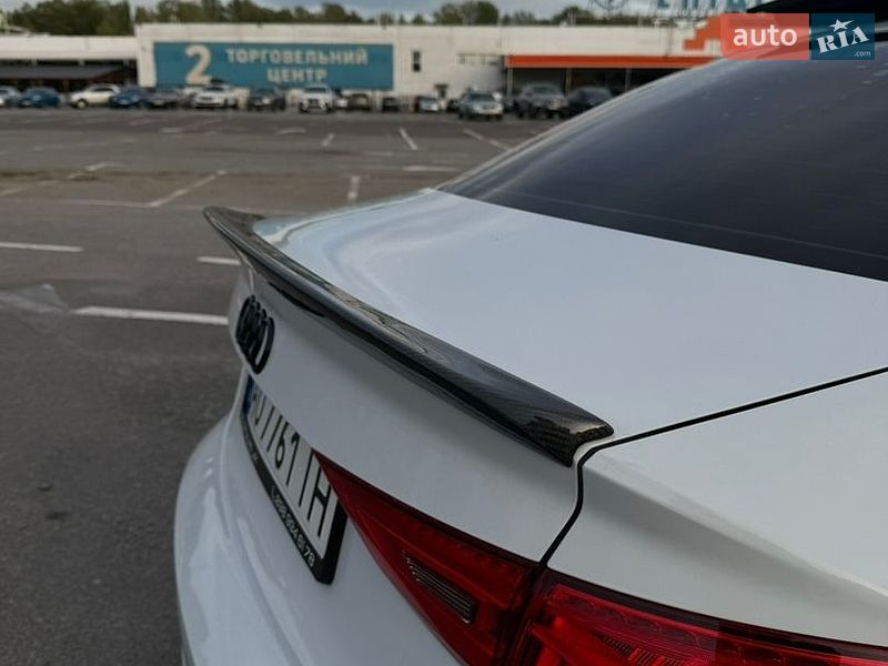 Седан Audi A3 2014 в Ужгороде