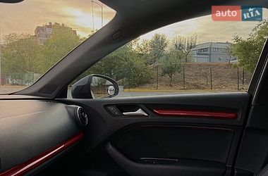 Седан Audi A3 2014 в Ужгороде