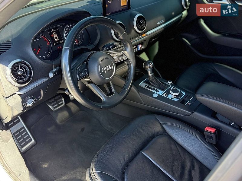 Седан Audi A3 2019 в Одессе