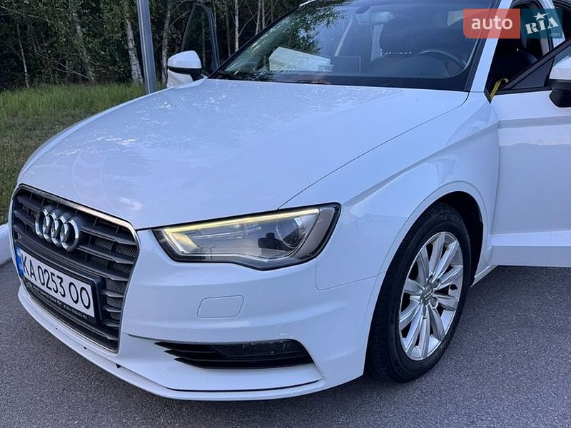 Седан Audi A3 2015 в Василькове