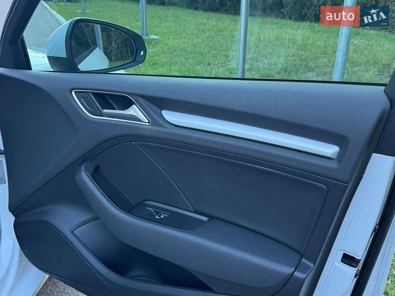 Седан Audi A3 2015 в Василькове