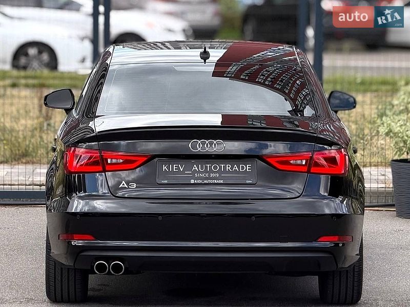 Седан Audi A3 2015 в Киеве