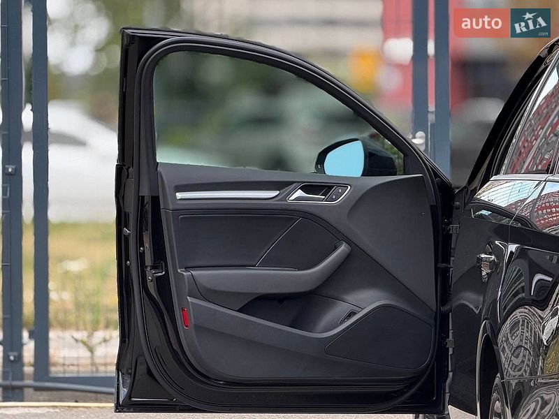 Седан Audi A3 2015 в Киеве