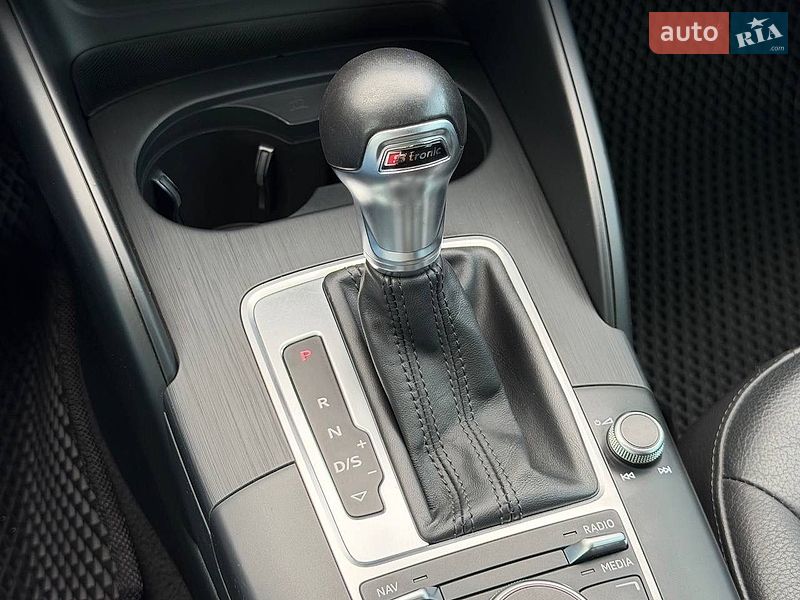 Седан Audi A3 2015 в Киеве