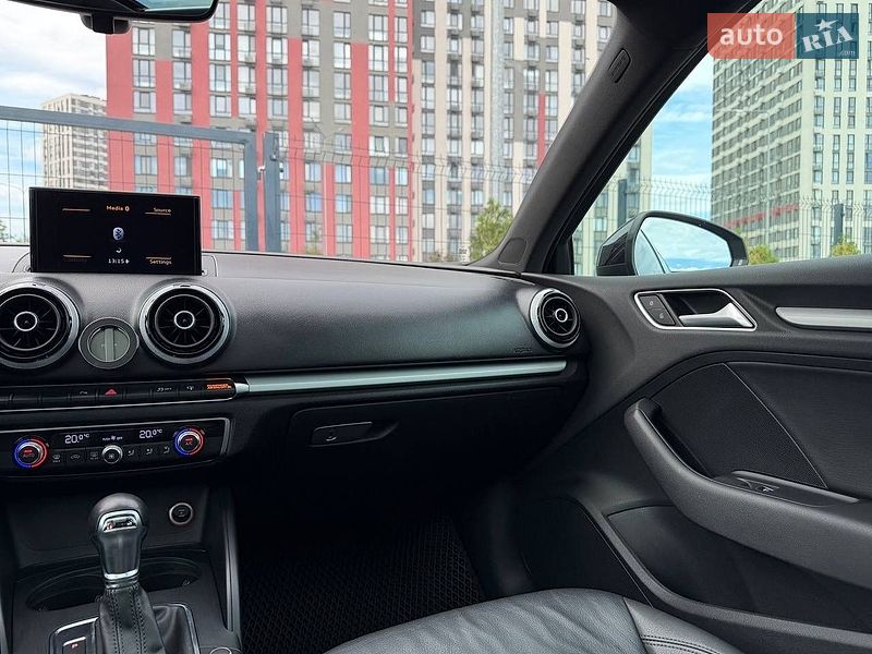 Седан Audi A3 2015 в Киеве
