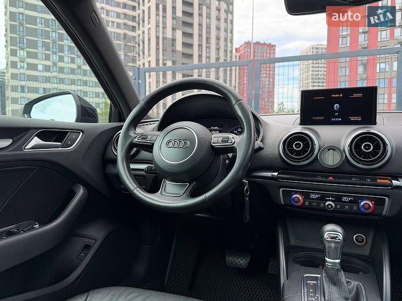 Седан Audi A3 2015 в Киеве